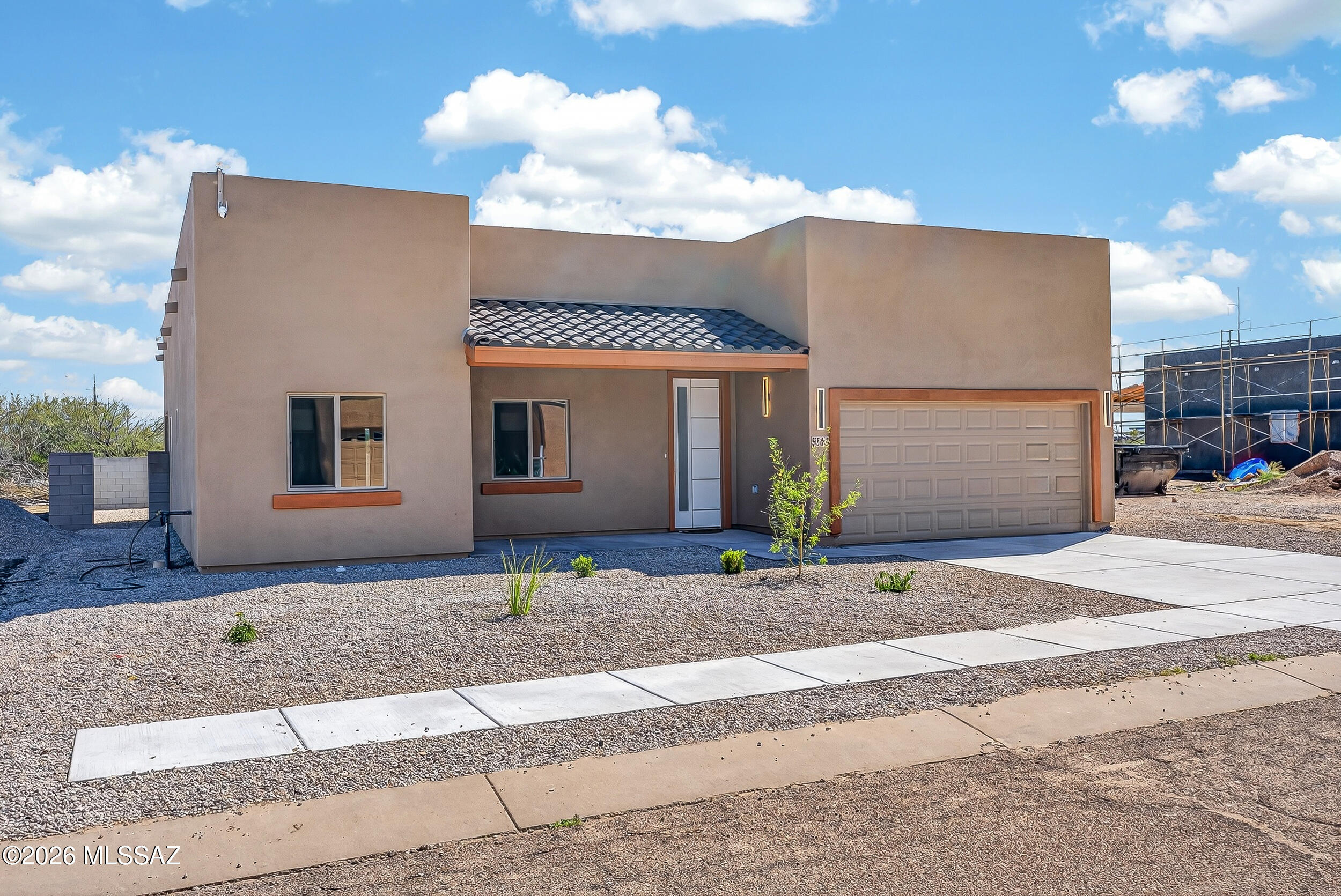 5563 South Swires Road Tucson, AZ 85746 - Photo 3 of 50 Gallery Image 3
