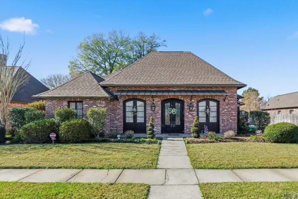 $434,900 | 17736 Lake Vista Drive, Greenwell Springs, LA 70739