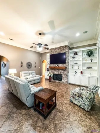 $434,900 | 17736 Lake Vista Drive, Greenwell Springs, LA 70739