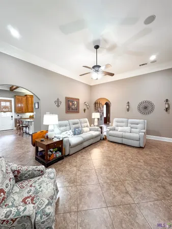 $434,900 | 17736 Lake Vista Drive, Greenwell Springs, LA 70739
