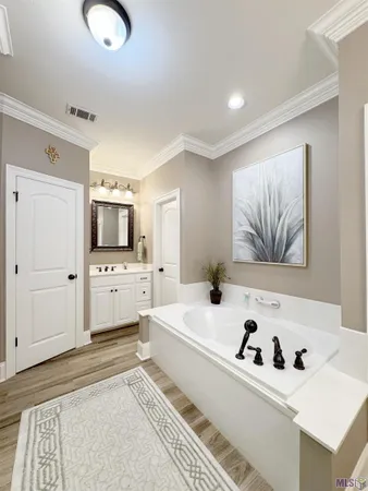 $434,900 | 17736 Lake Vista Drive, Greenwell Springs, LA 70739