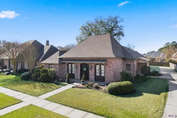 $434,900 | 17736 Lake Vista Drive, Greenwell Springs, LA 70739