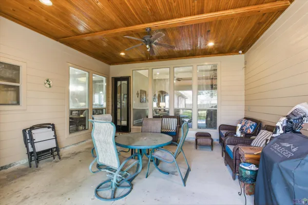 $434,900 | 17736 Lake Vista Drive, Greenwell Springs, LA 70739