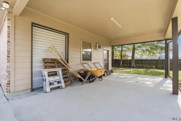 $434,900 | 17736 Lake Vista Drive, Greenwell Springs, LA 70739