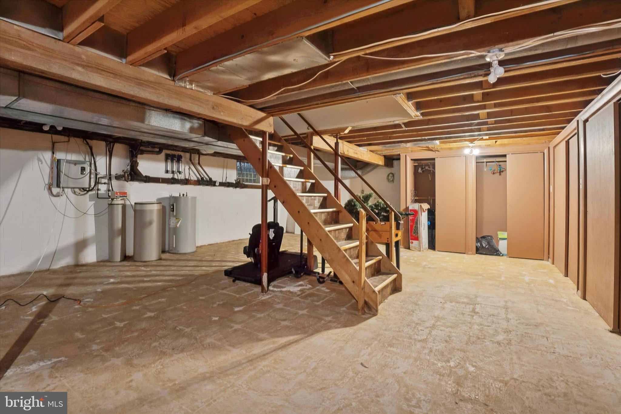 125 Red Lion Road Huntingdon Valley, PA 19006 - Photo 29 of 32 a view of a room with wooden floor
