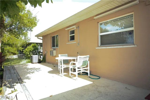 $1,650 | 606 Southeast 6th Terrace, Cape Coral, FL 33990