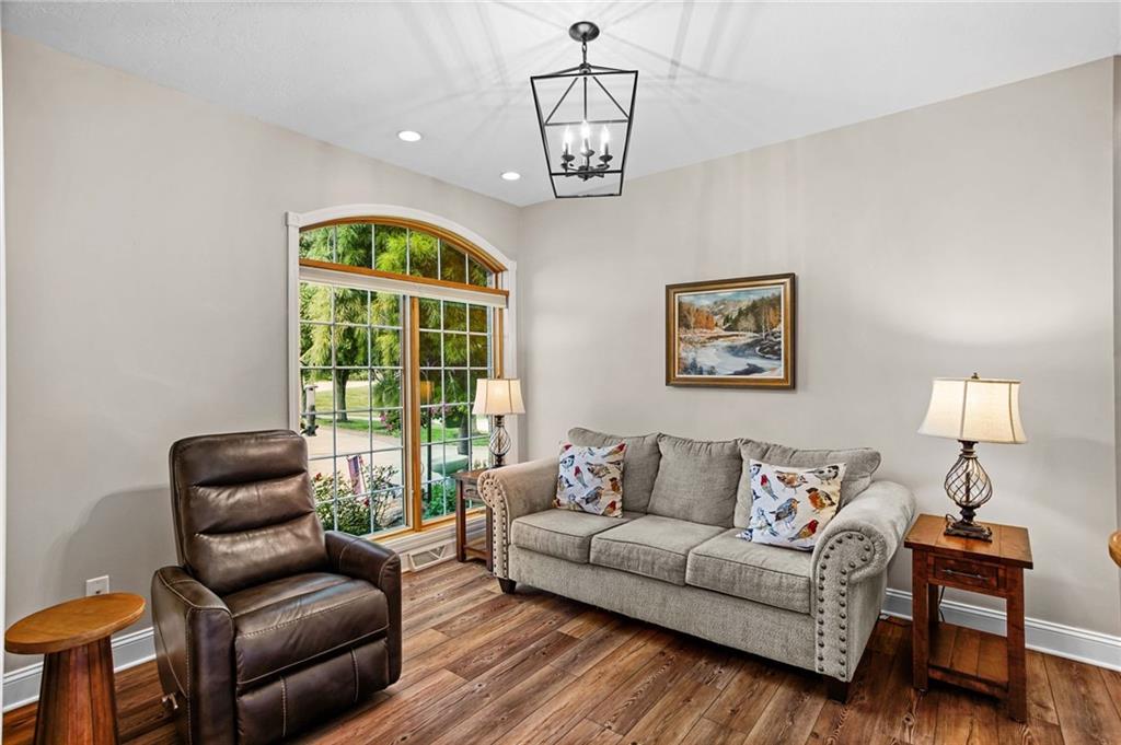 472 Spruce Lane Houston, PA 15342 - Photo 6 of 50