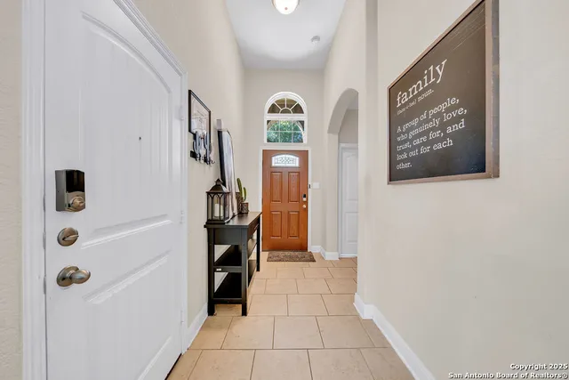 a view of entryway with a front door
