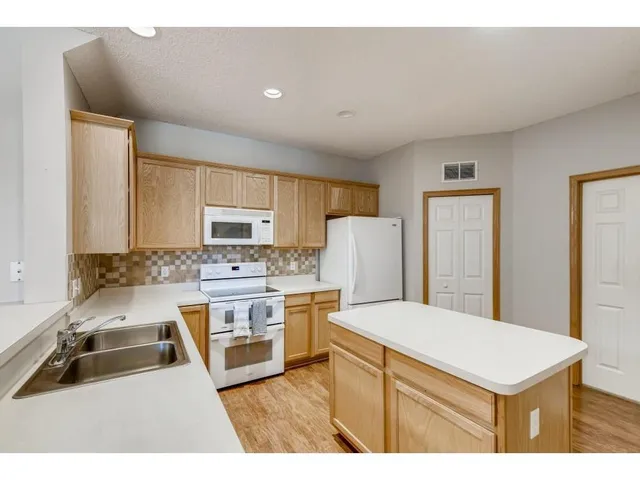 $1,895 | 11345 Fergus Street Northeast, Unit F, Minneapolis, MN 55449