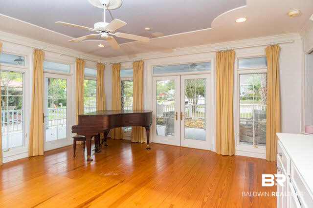 18 Fels Avenue Fairhope, AL 36532 - Photo 10 of 33 Living/Sunroom