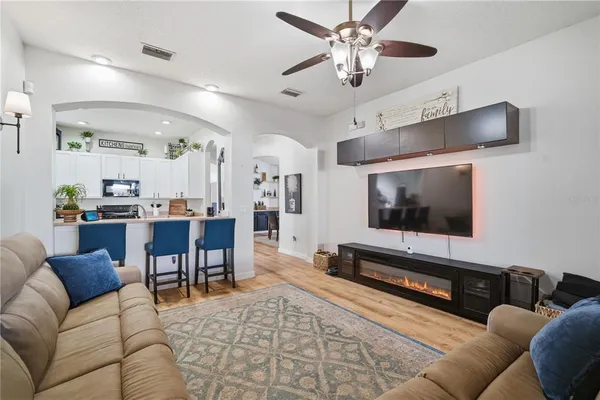 $439,000 | 6325 Bridgecrest Drive, Lithia, FL 33547