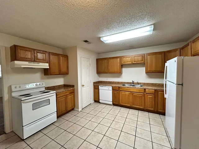 $1,000 | 4818 66th Street, Unit A, Lubbock, TX 79414