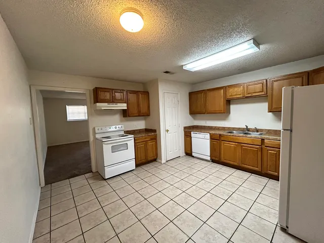$1,000 | 4818 66th Street, Unit A, Lubbock, TX 79414