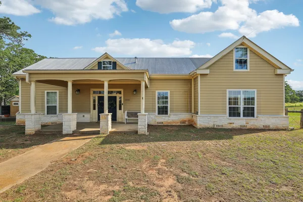 $785,000 | 1200 County Road 211, Giddings, TX 78942