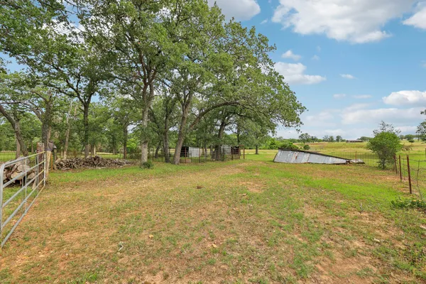 $785,000 | 1200 County Road 211, Giddings, TX 78942