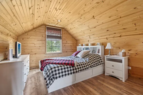 $785,000 | 1200 County Road 211, Giddings, TX 78942