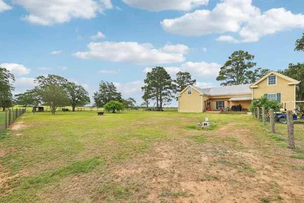 $785,000 | 1200 County Road 211, Giddings, TX 78942