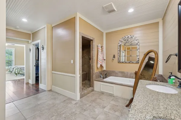 $785,000 | 1200 County Road 211, Giddings, TX 78942