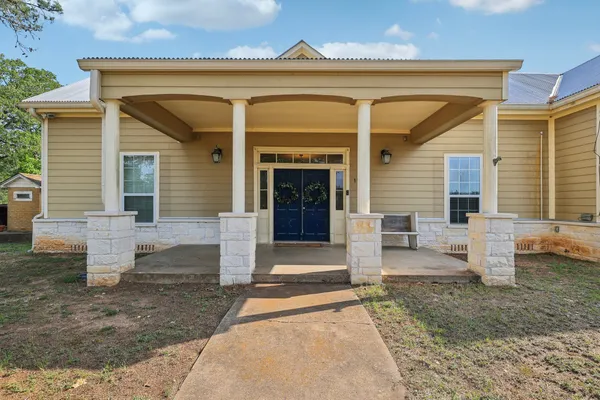 $785,000 | 1200 County Road 211, Giddings, TX 78942