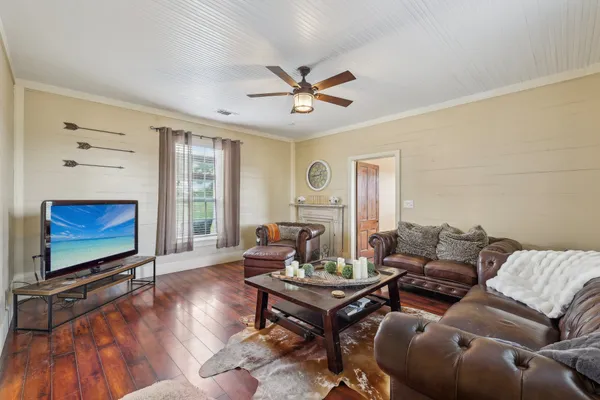 $785,000 | 1200 County Road 211, Giddings, TX 78942