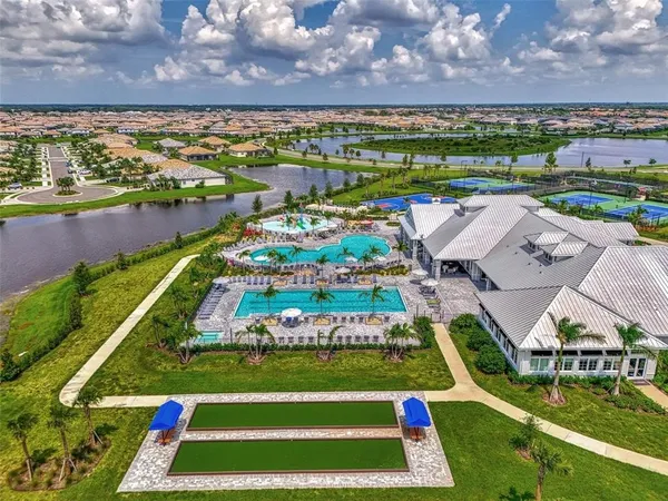 a view of a golf course