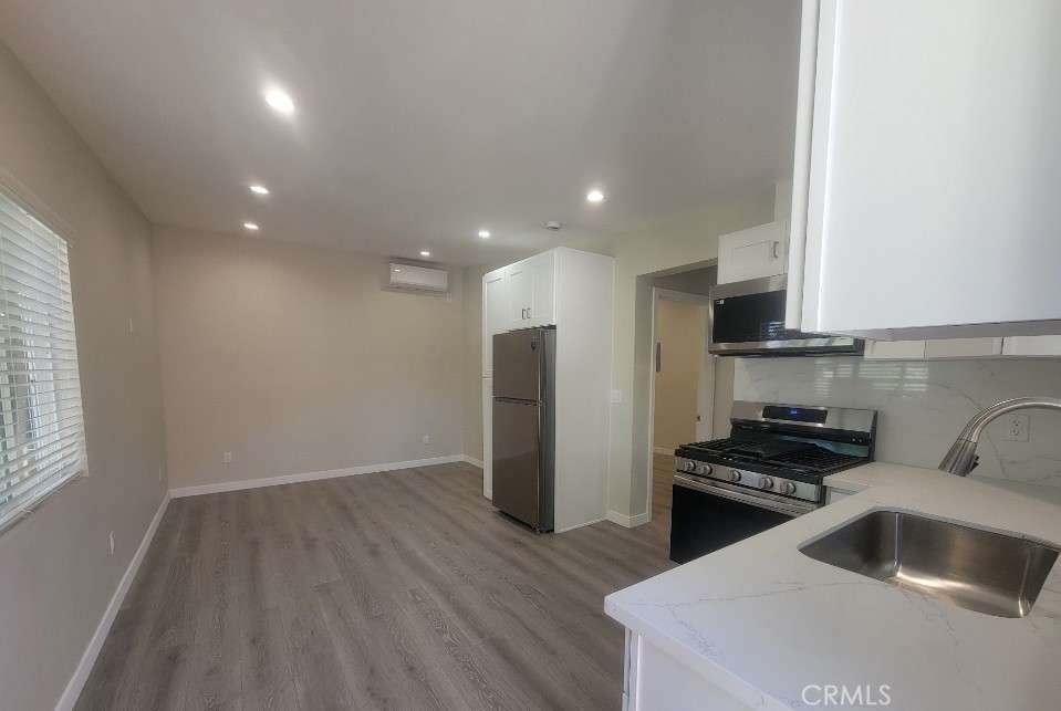 7735 Rhea Avenue Reseda, CA 91335 - Photo 3 of 6