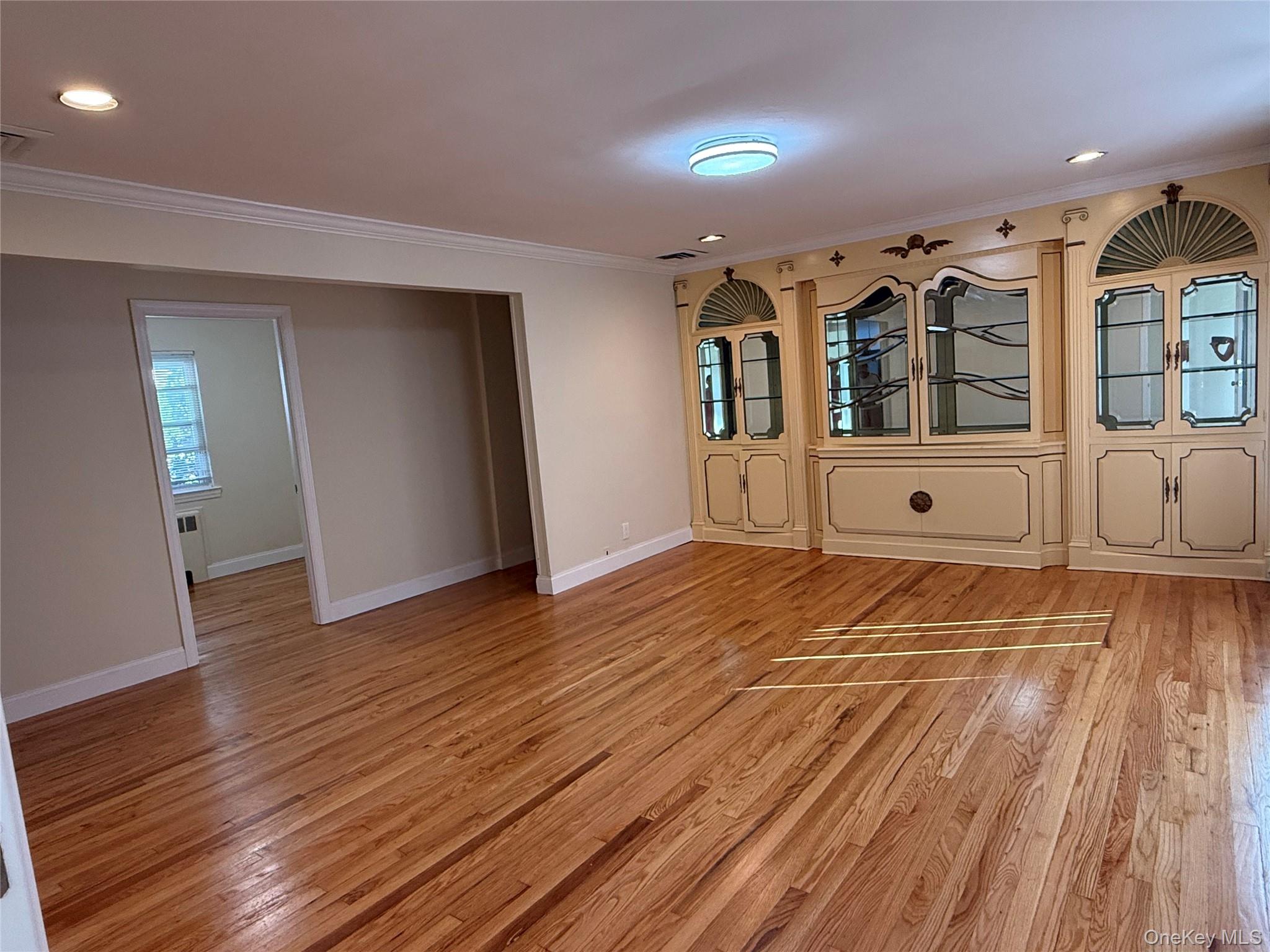 11 Webb Hill Road Great Neck, NY 11020 - Photo 2 of 7