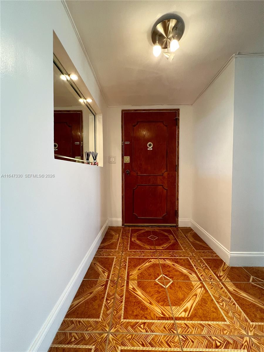 671 Northeast 195th Street, Unit 425E Miami, FL 33179 - Photo 13 of 22