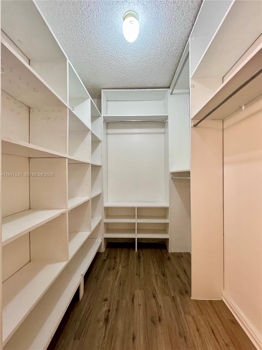 671 Northeast 195th Street, Unit 425E Miami, FL 33179 - Photo 17 of 22