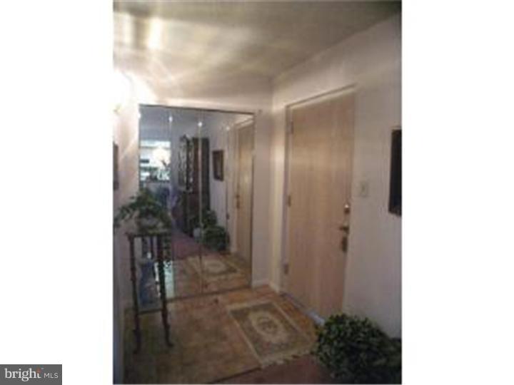 2015 Welsh Road, Unit 53 Philadelphia, PA 19115 - Photo 3 of 15 Foyer