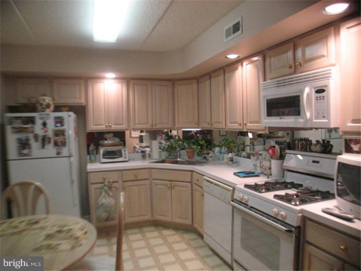 2015 Welsh Road, Unit 53 Philadelphia, PA 19115 - Photo 7 of 15 Kitchen