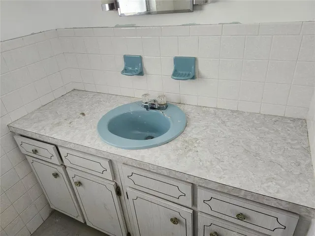 $310,000 | 411 31st Avenue East, Bradenton, FL 34208