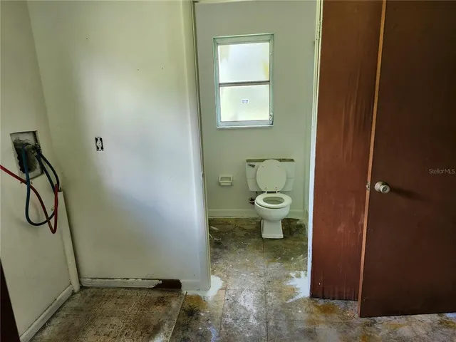 $310,000 | 411 31st Avenue East, Bradenton, FL 34208