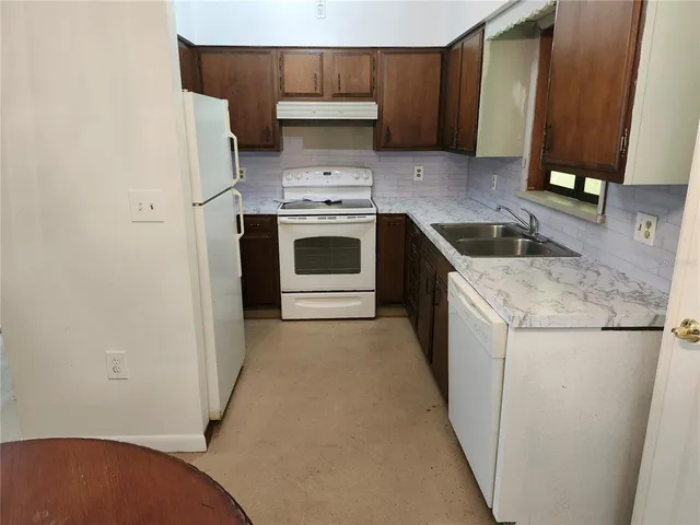 $310,000 | 411 31st Avenue East, Bradenton, FL 34208