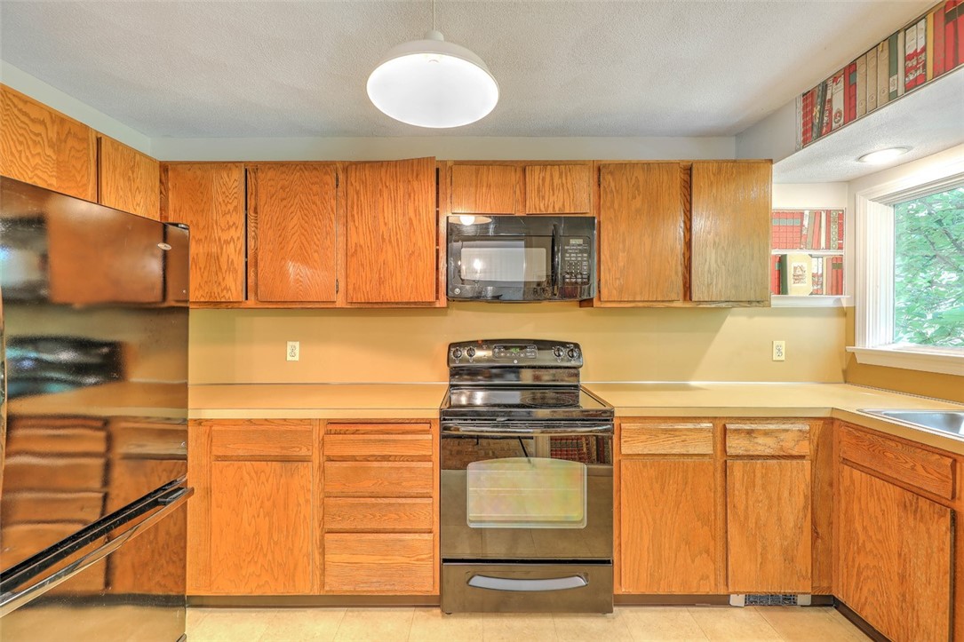 70 Arbor Drive Providence, RI 02908 - Photo 18 of 28 Kitchen