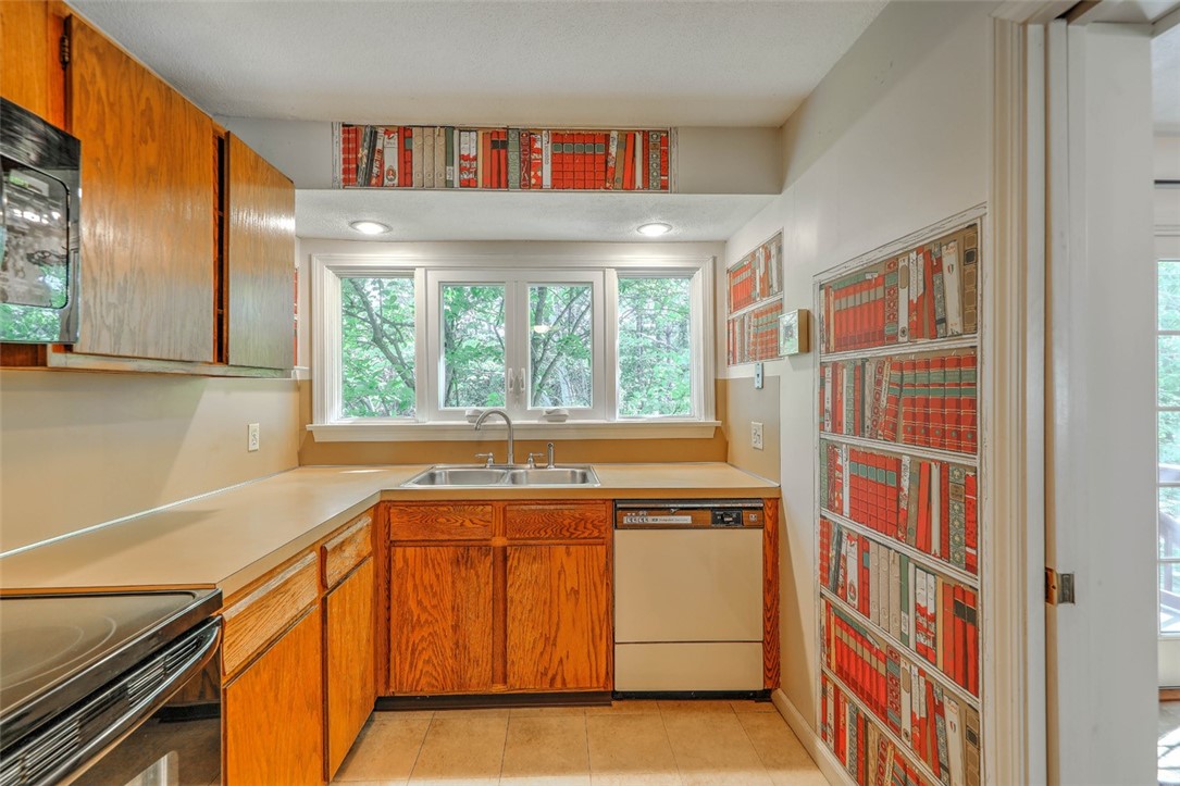 70 Arbor Drive Providence, RI 02908 - Photo 19 of 28 Kitchen