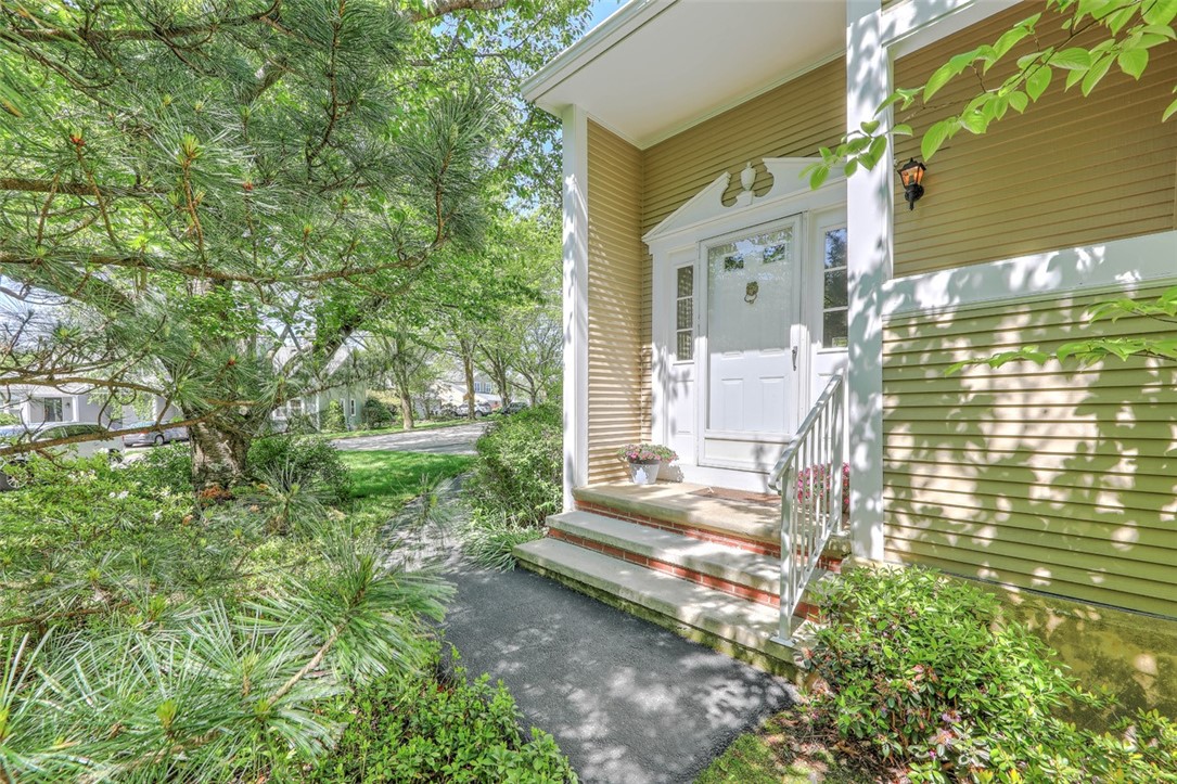 70 Arbor Drive Providence, RI 02908 - Photo 2 of 28 Entrance