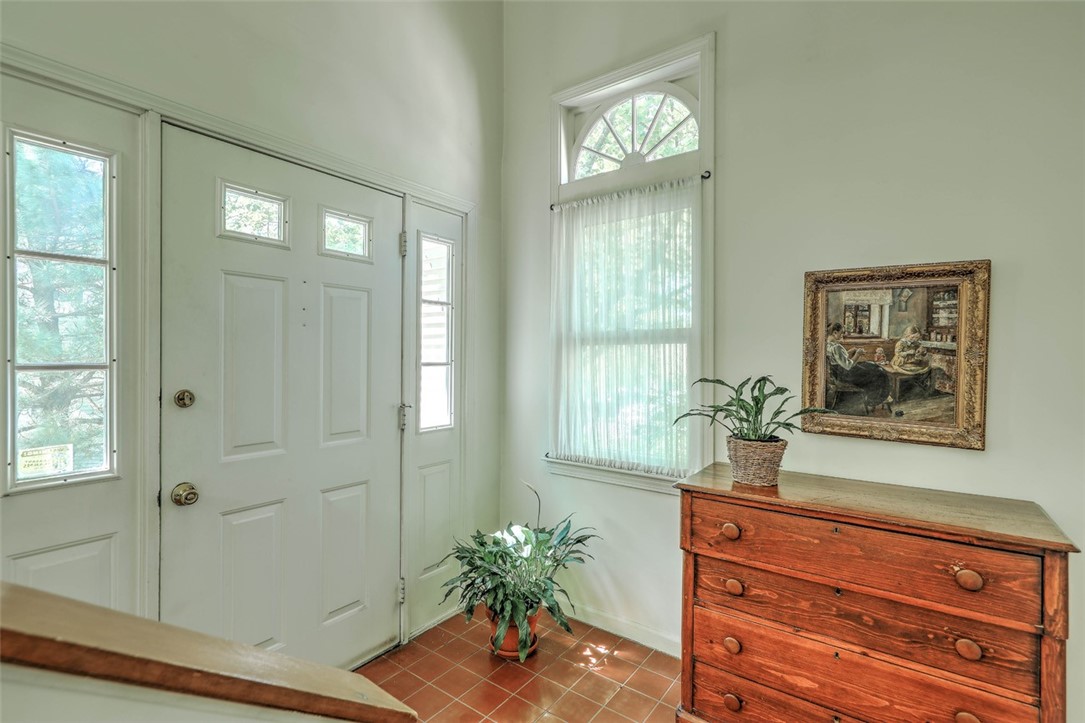 70 Arbor Drive Providence, RI 02908 - Photo 8 of 28 Foyer