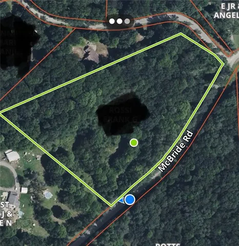 a view of a tennis court