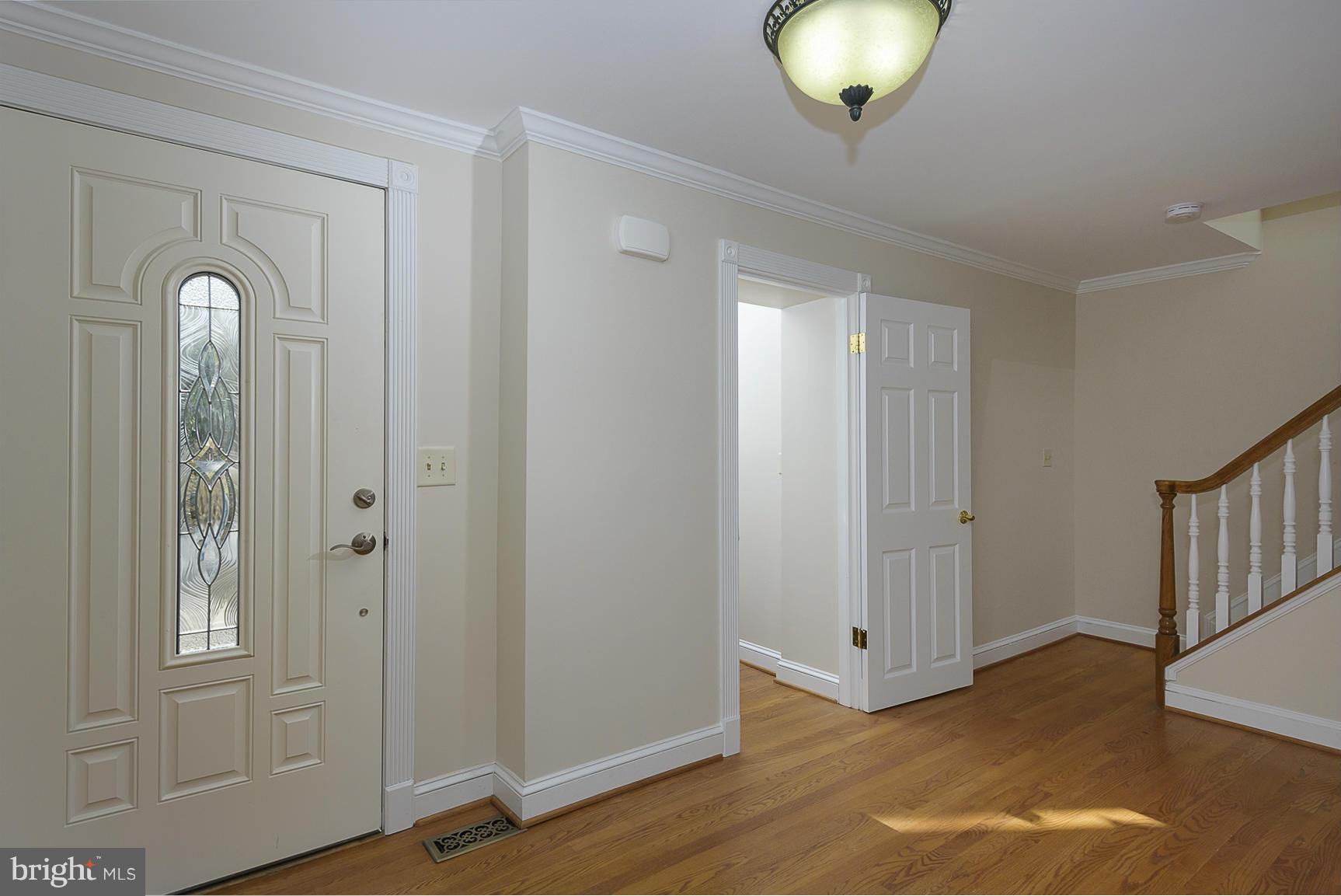 417 Edgewater Road Pasadena, MD 21122 - Photo 15 of 30 Foyer Entry