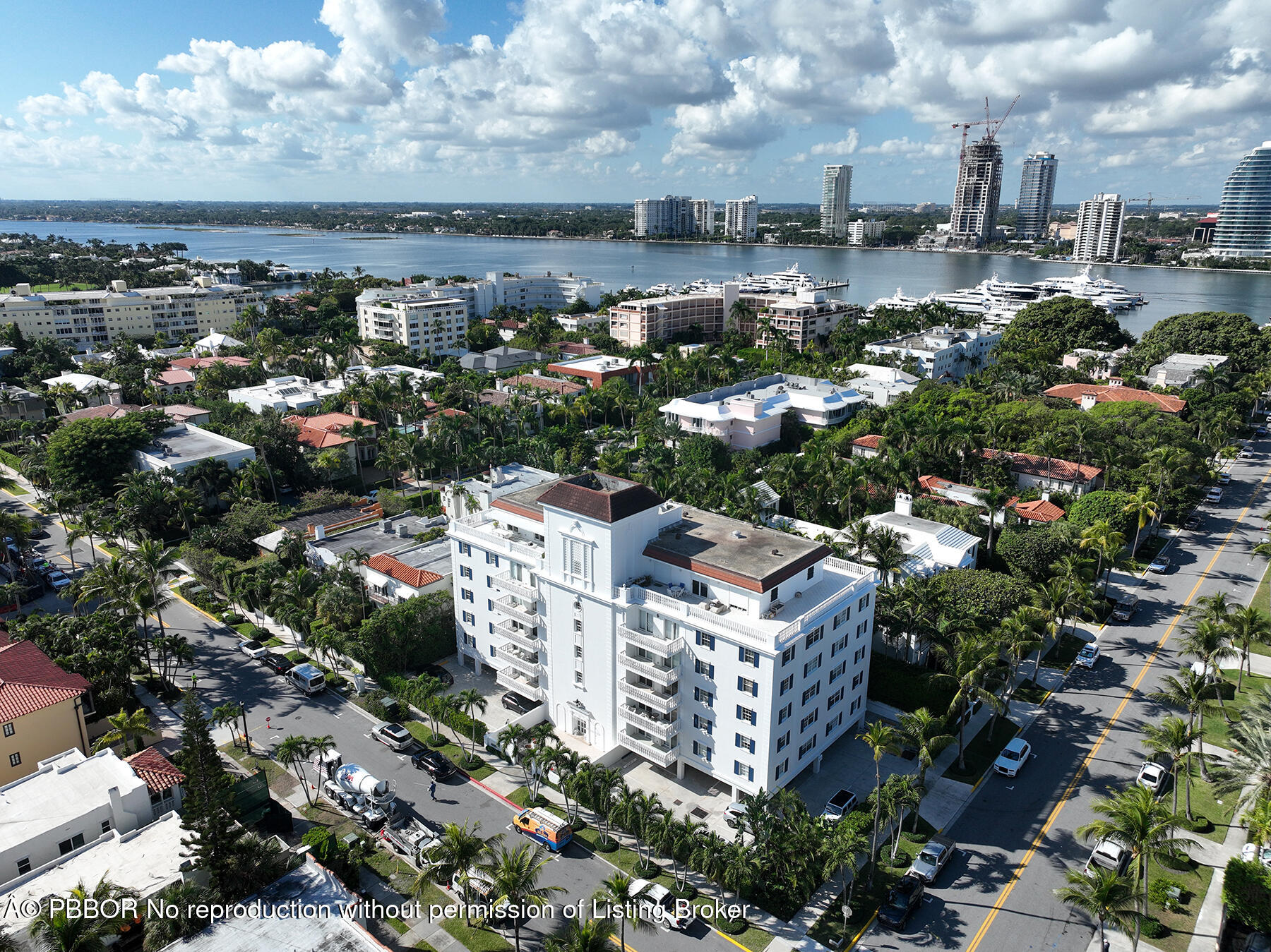 330 Cocoanut Row, Unit 12 Palm Beach, FL 33480 - Photo 3 of 19 a view of a city