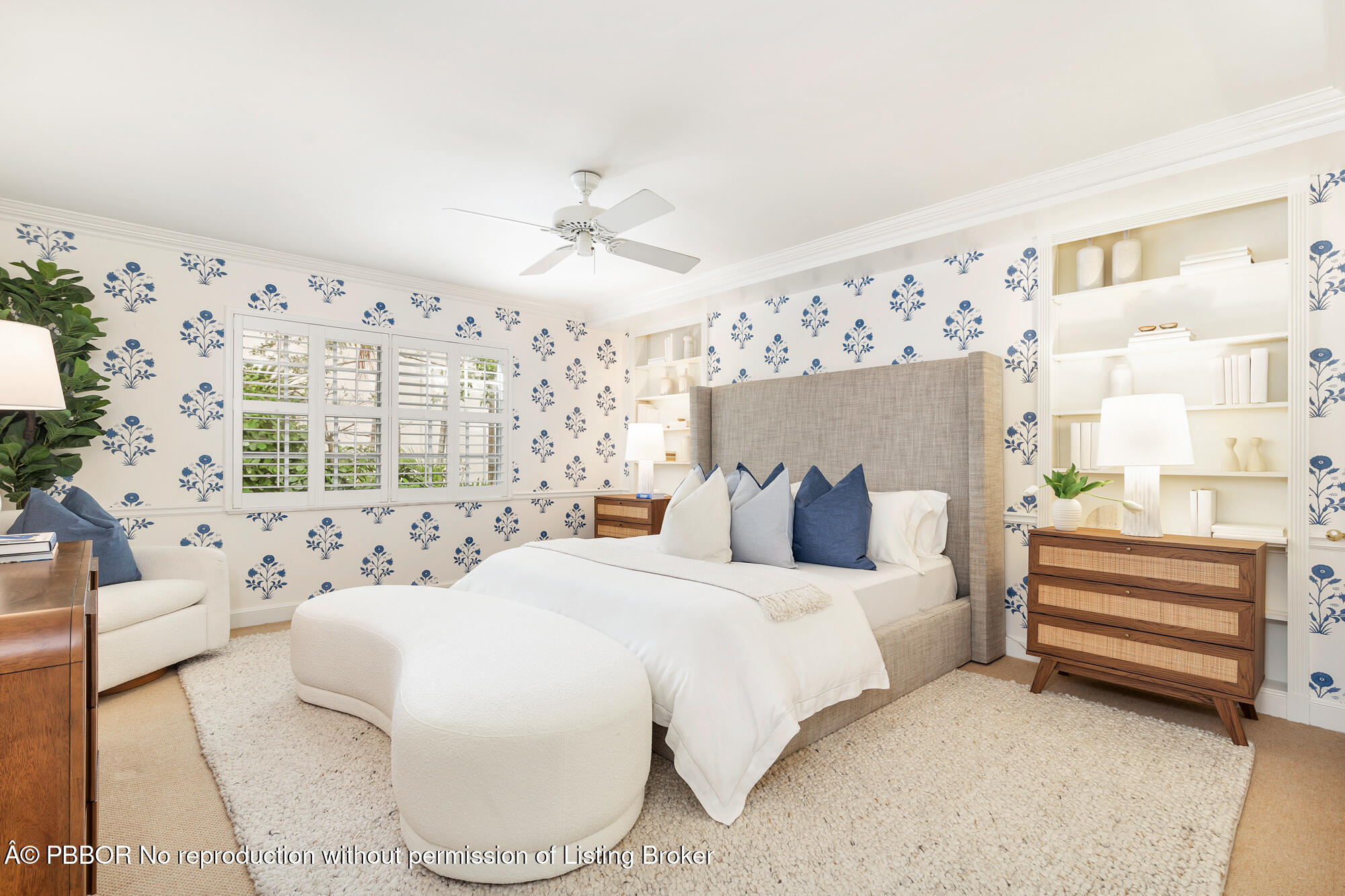 330 Cocoanut Row, Unit 12 Palm Beach, FL 33480 - Photo 5 of 18 a bedroom with double bed and a window