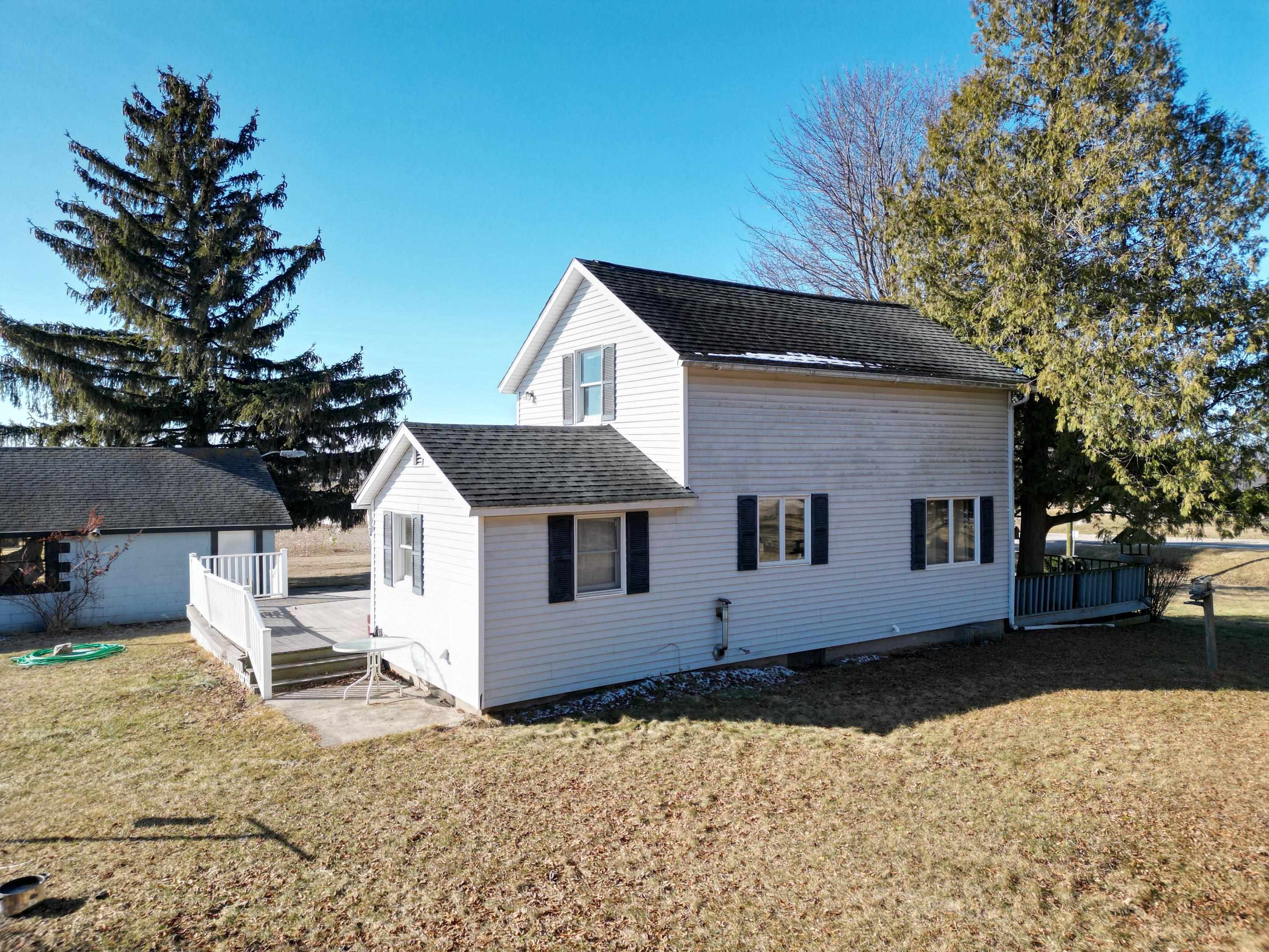 11669 West County Line Road Blanchard, MI 49310 - Photo 21 of 24