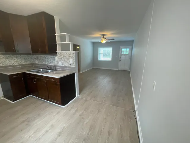 $1,725 | 5213 Spruce Avenue, Unit 5215, West Palm Beach, FL 33407