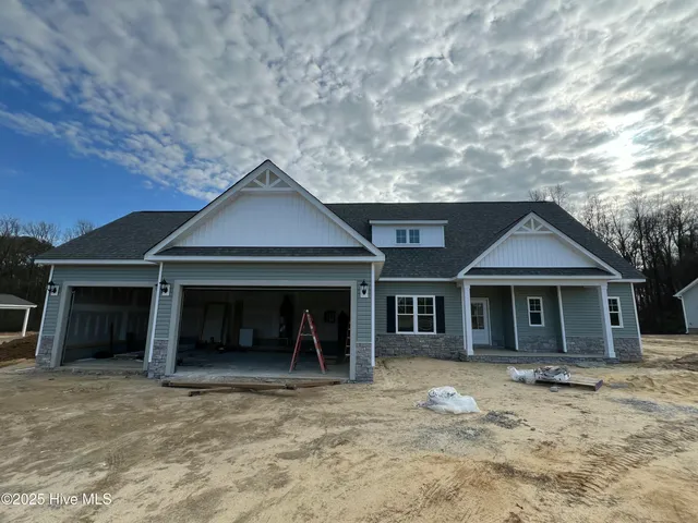 $374,900 | 404 Creeks Edge Drive, Pikeville, NC 27863