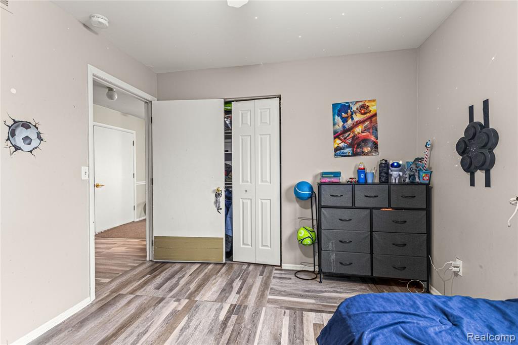 6429 North Beech Daly Road Dearborn Heights, MI 48127 - Photo 26 of 33