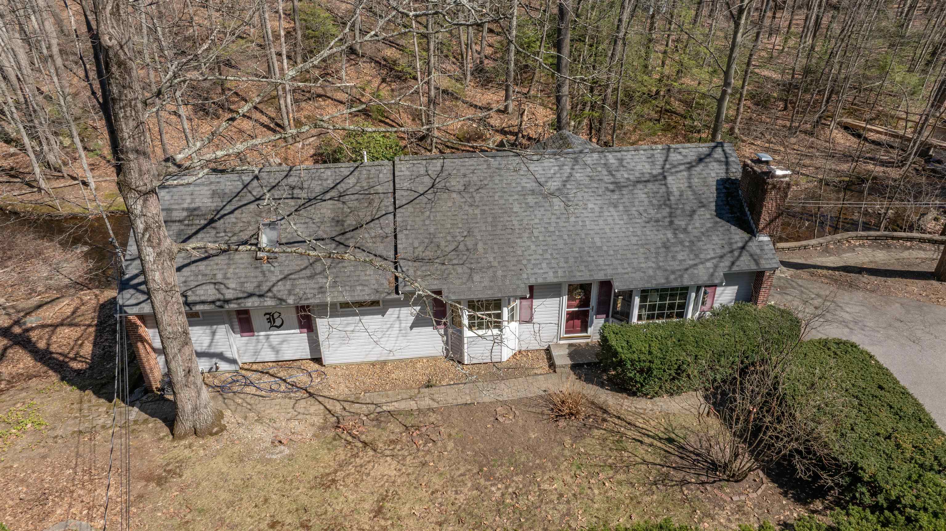 226 Amesbury Road Kensington, NH 03833 - Photo 4 of 59