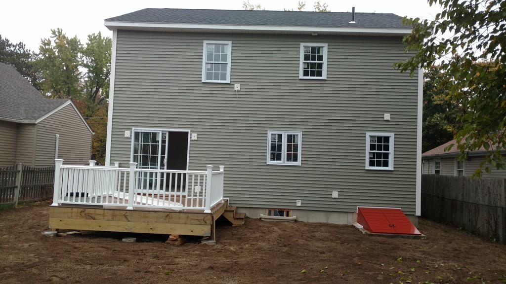 242 Laurelton Street Springfield, MA 01109 - Photo 7 of 25 Gallery Image 7