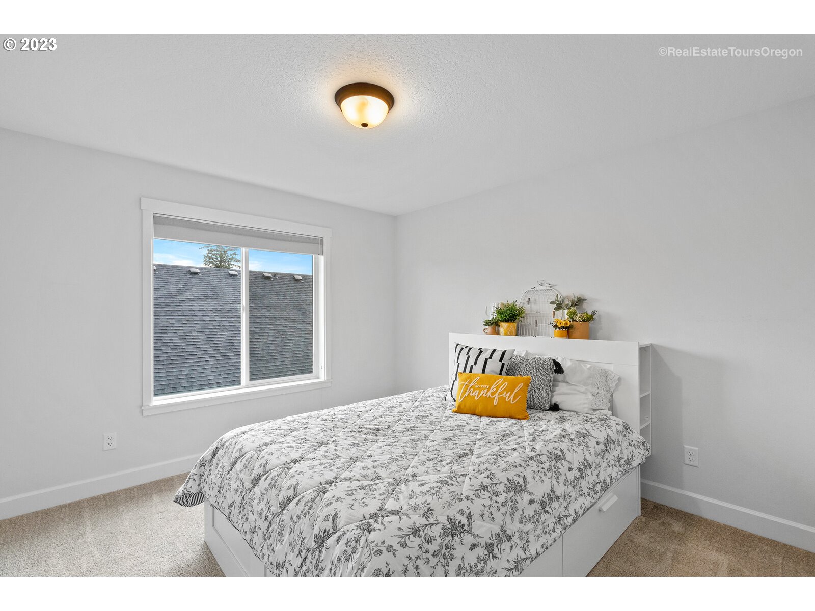 4584 North 9th Street Ridgefield, WA 98642 - Photo 25 of 39 a bedroom with a bed and window