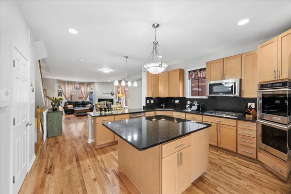 $625,000 | 1026 Baldwin Lane, Oak Park, IL 60302